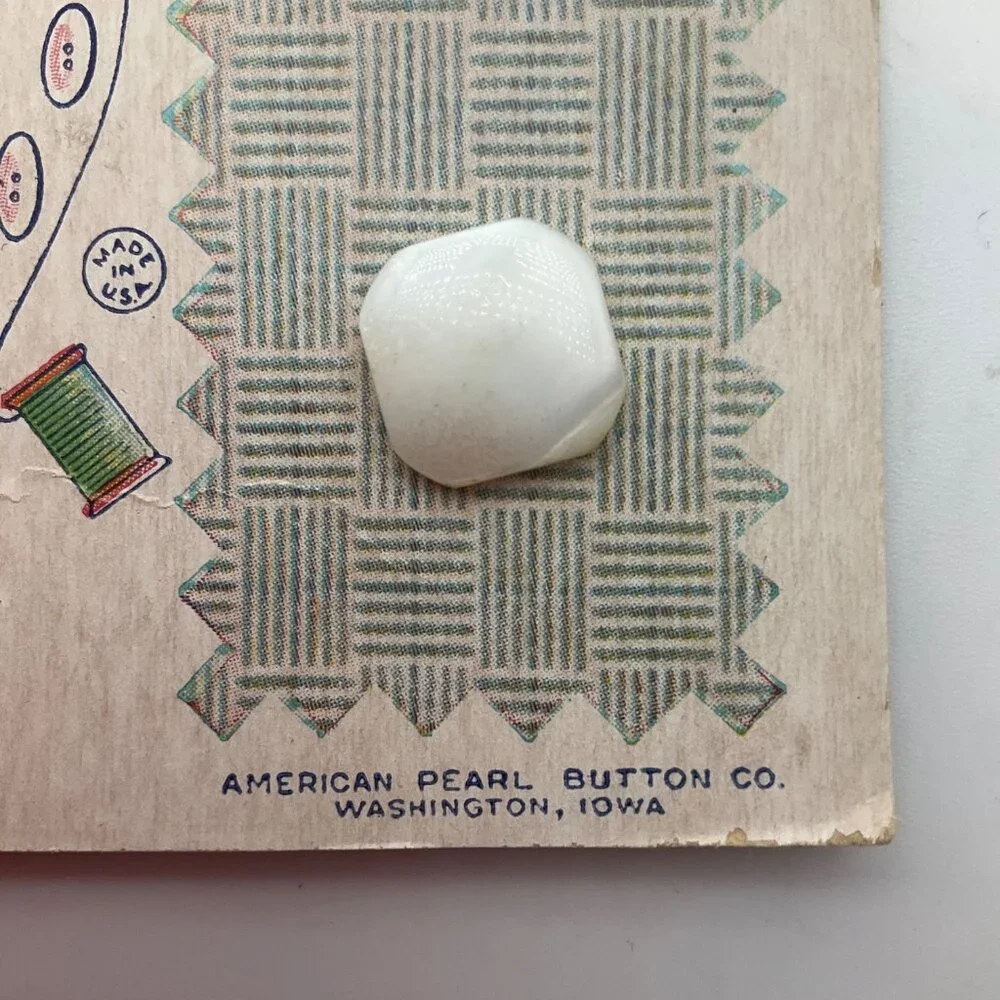 New Vintage 1940's Lady Washington Baby Pearls Buttons Lot 6 Made USA - Picture 3 of 8